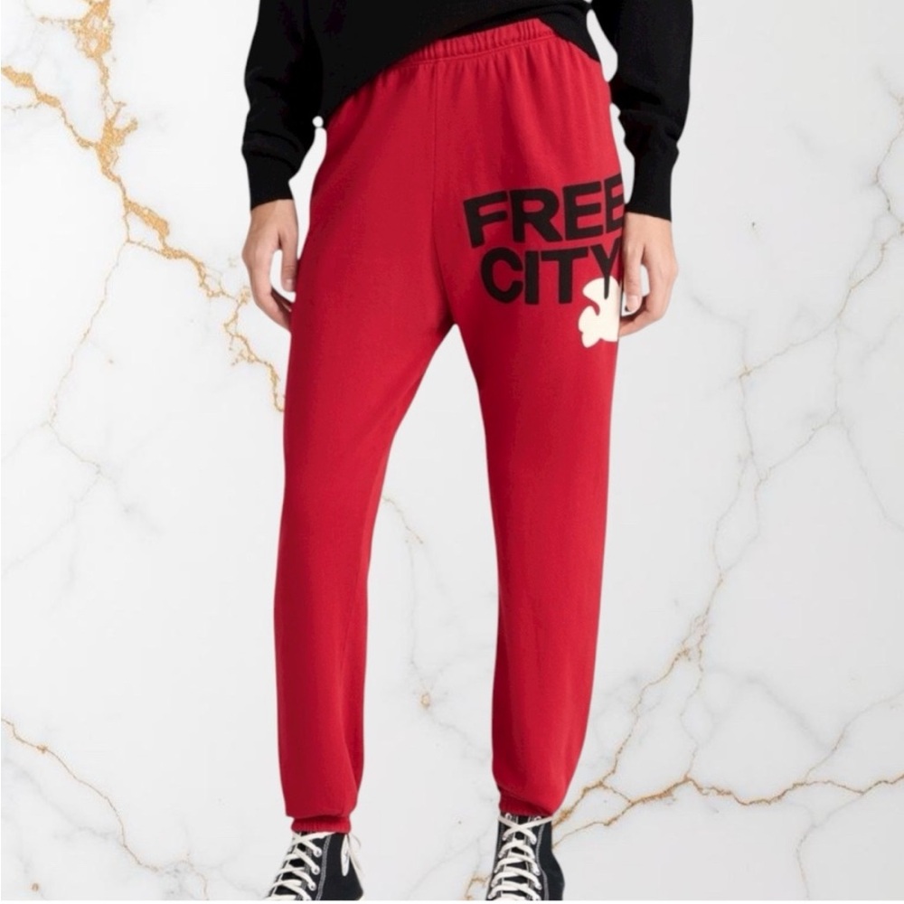 FREE CITY Small Sweatpants Artyard Red cream